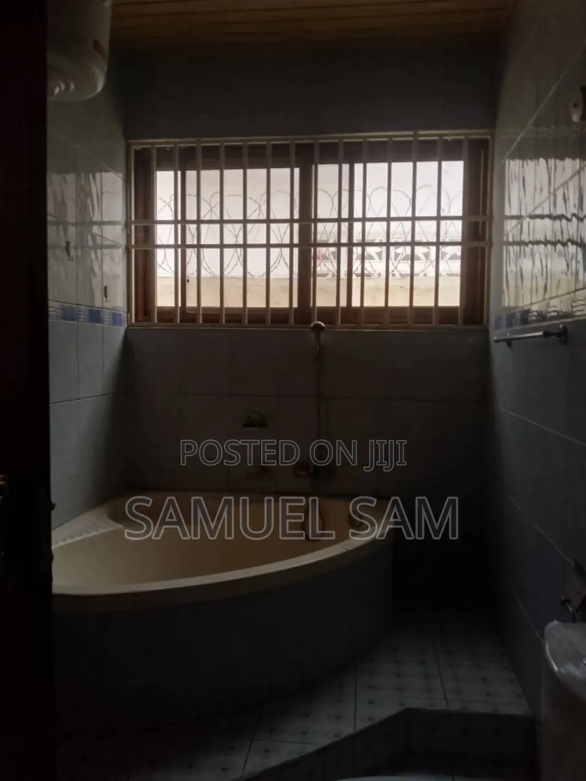 5bdrm House in Tema Community 22 for rent