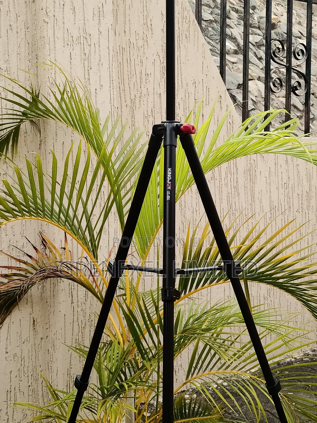 Executive Tripod Stand