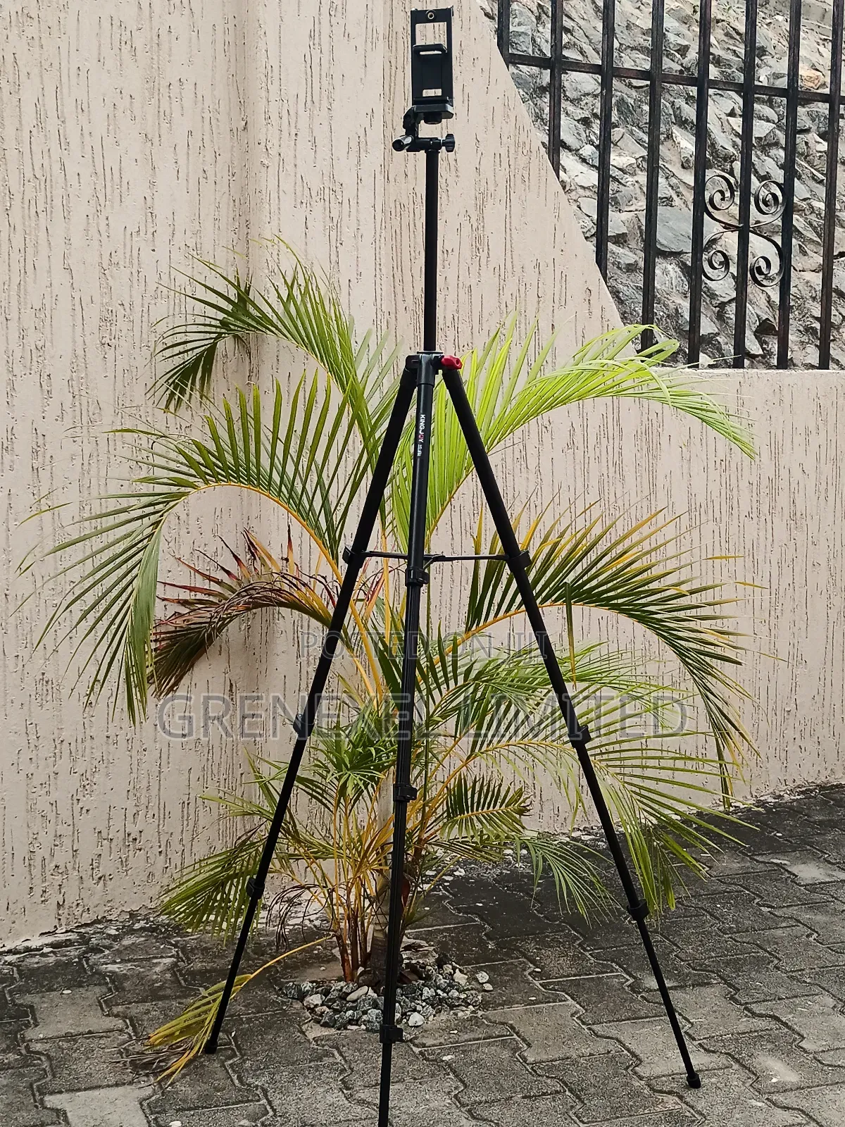 Executive Tripod Stand