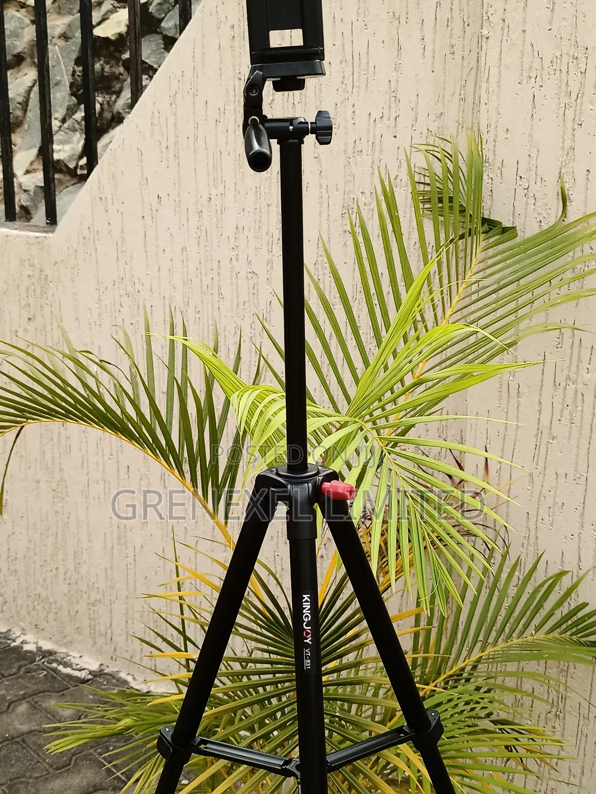 Executive Tripod Stand