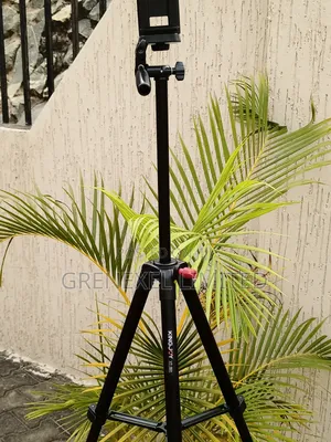 Executive Tripod Stand