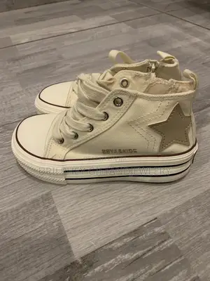 Kids Cream Platform High-Top Kids Sneakers – Gold Star Detail