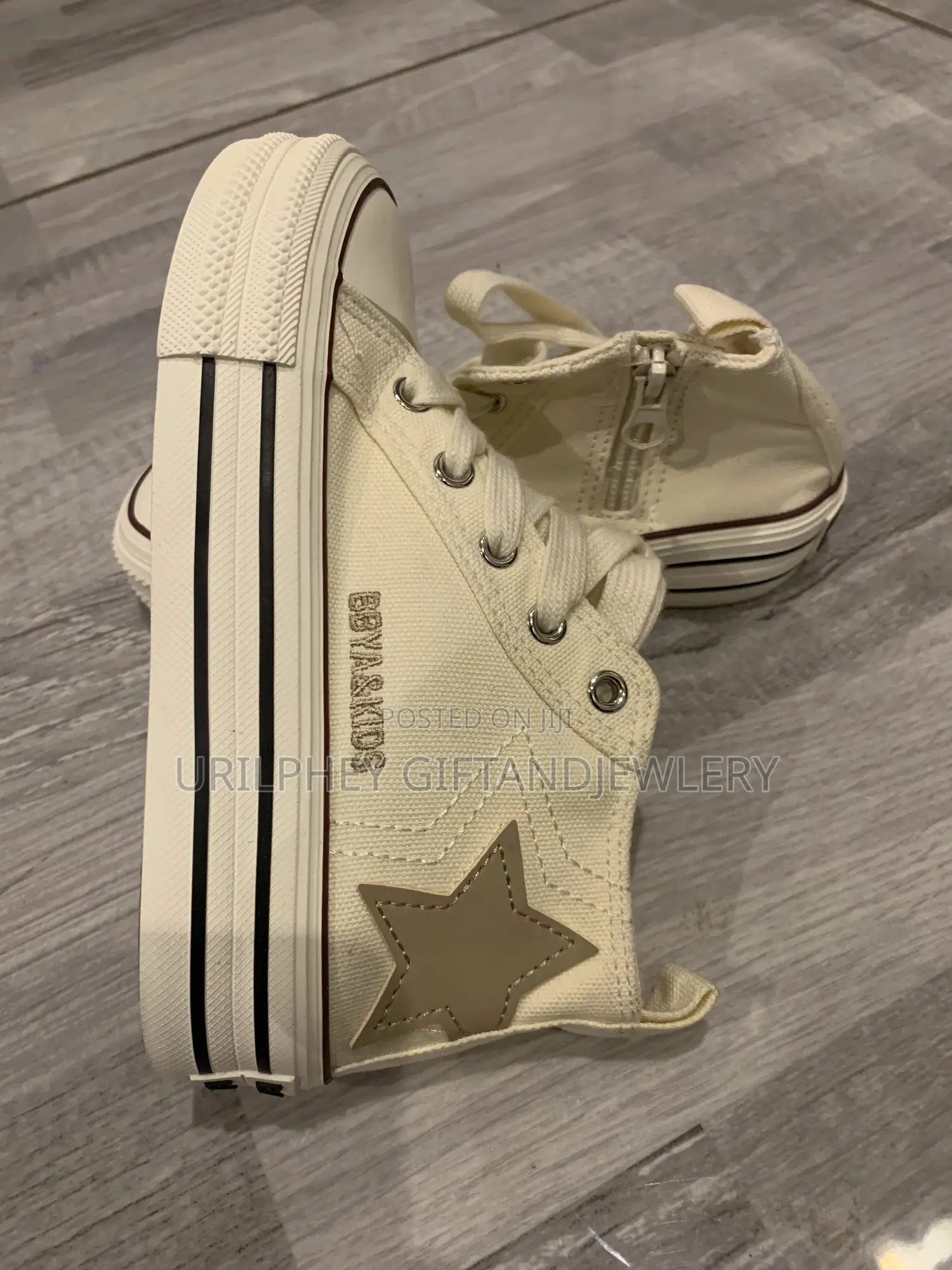 Kids Cream Platform High-Top Kids Sneakers – Gold Star Detail