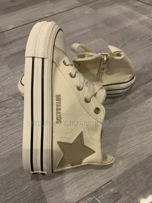 Kids Cream Platform High-Top Kids Sneakers – Gold Star Detail