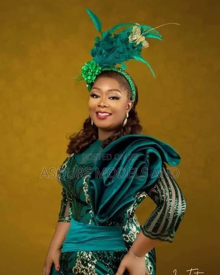 Fascinator/Head Ban