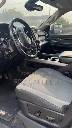 Dodge RAM 2019 Silver