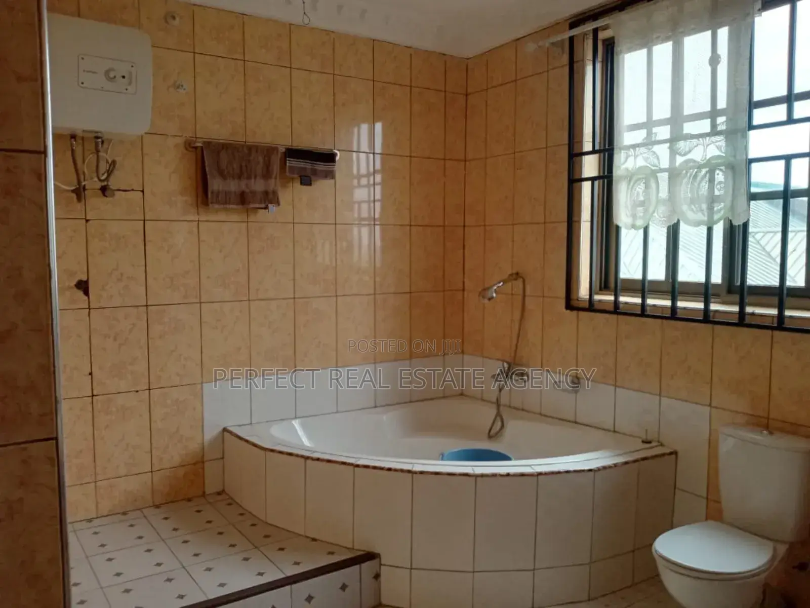 Furnished 6bdrm House in Atasomanso, Kumasi Metropolitan for rent