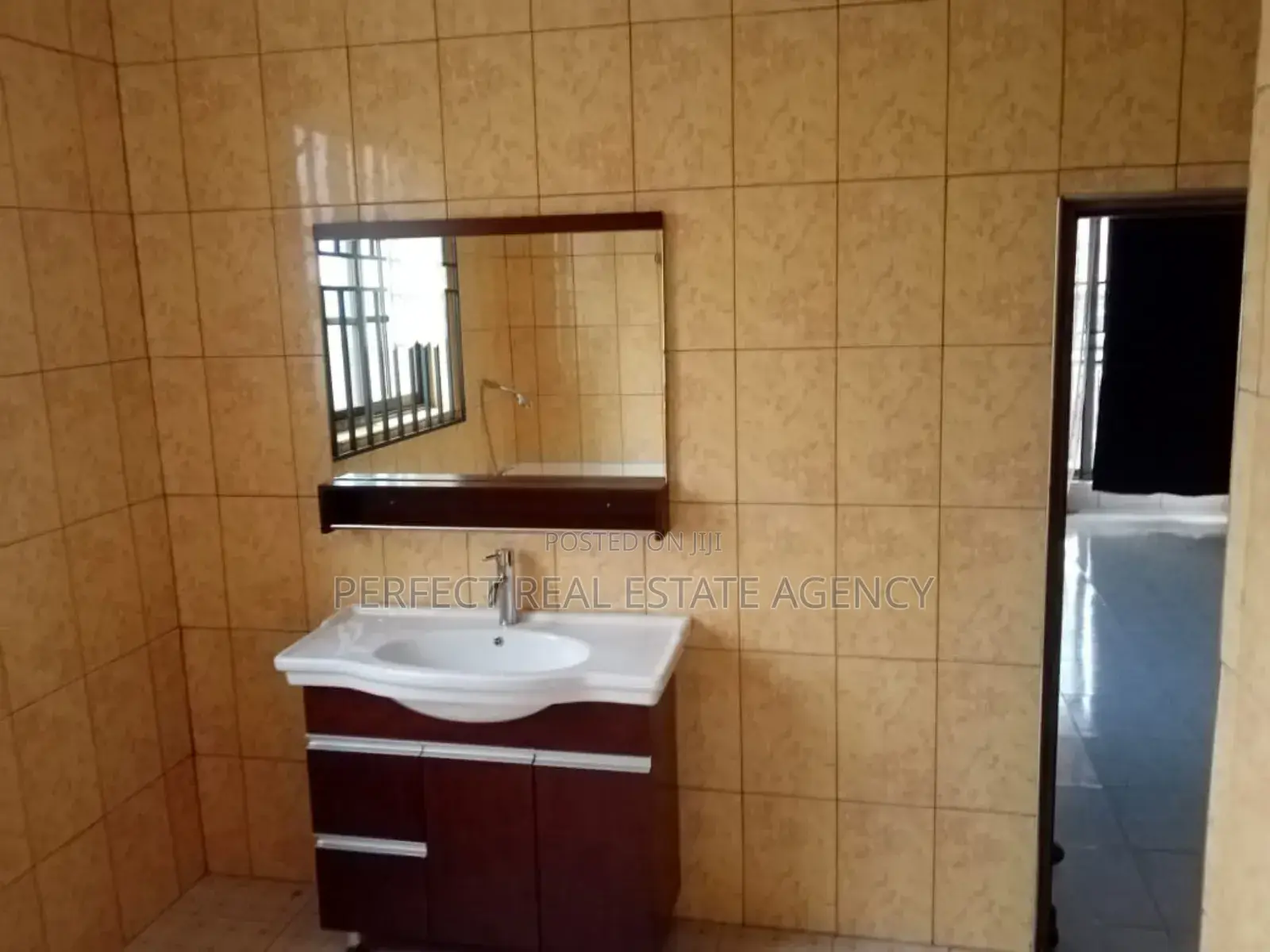 Furnished 6bdrm House in Atasomanso, Kumasi Metropolitan for rent