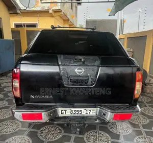Nissan Navara 2011 Black