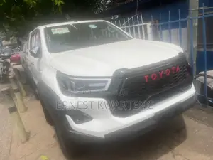 Toyota Hilux Revo Double Cab Petrol 2.7 AWD 2021 White