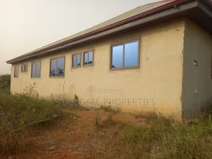 8bdrm House in Jachie Pramso, Kumasi Metropolitan for sale