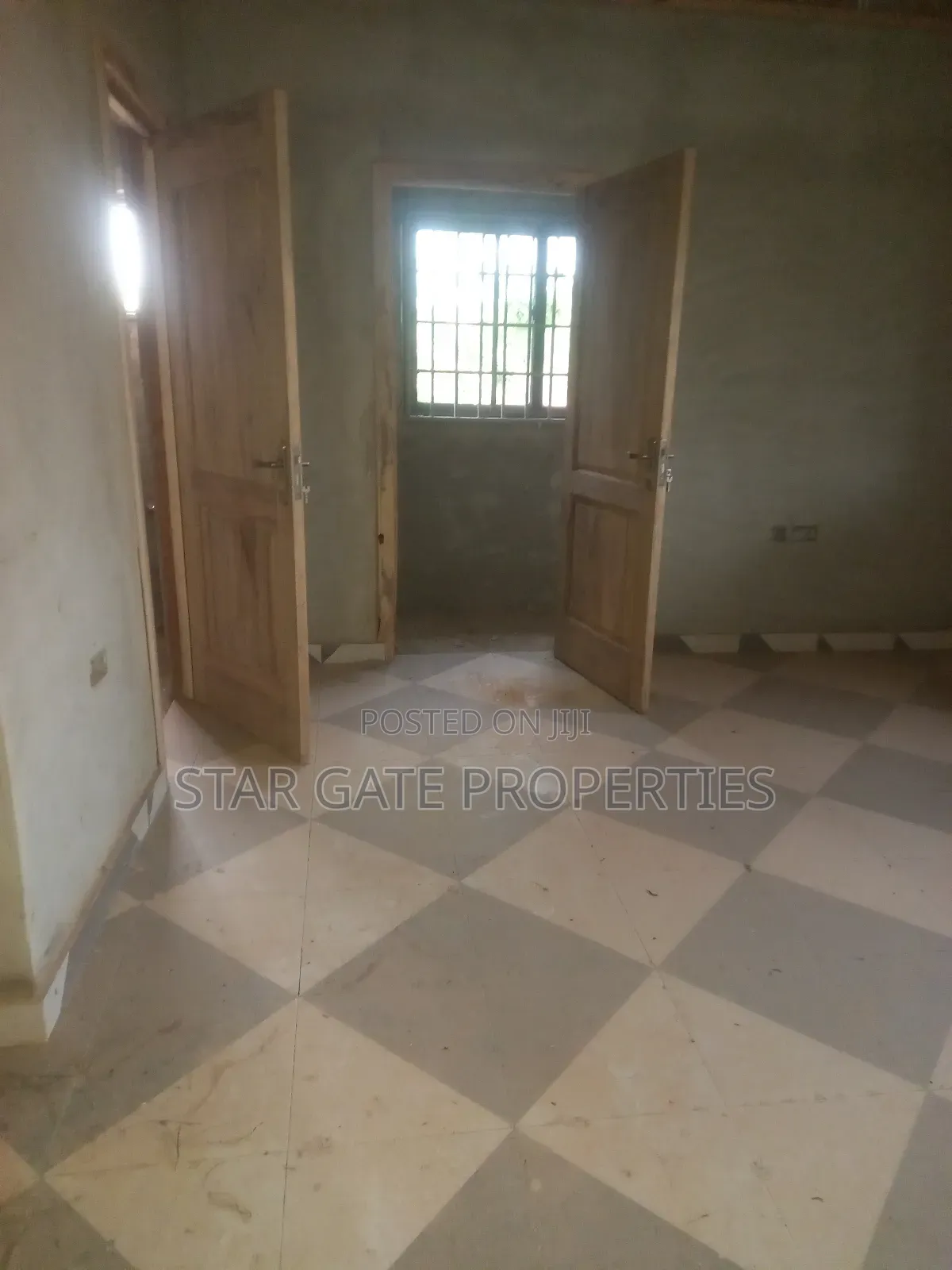 8bdrm House in Jachie Pramso, Kumasi Metropolitan for sale
