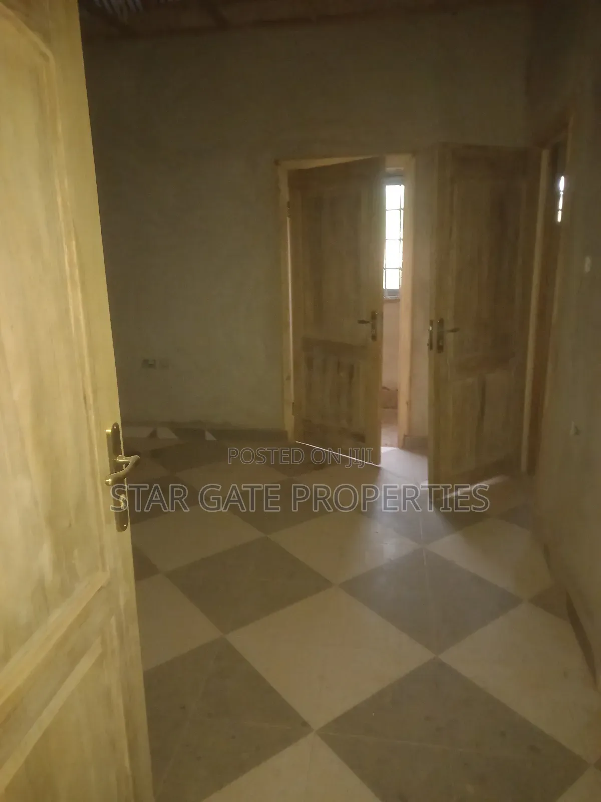 8bdrm House in Jachie Pramso, Kumasi Metropolitan for sale