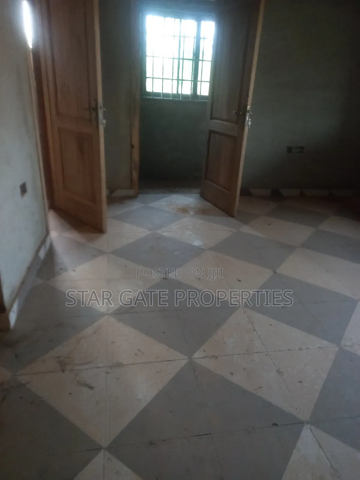 8bdrm House in Jachie Pramso, Kumasi Metropolitan for sale