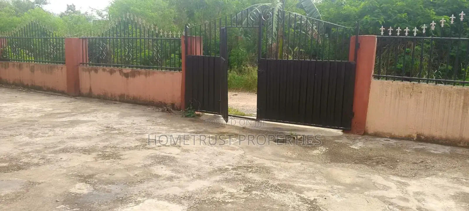 3bdrm House in Hometrust Properties, Amasaman for sale