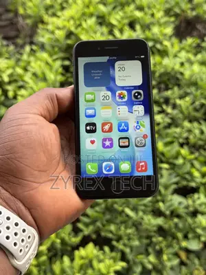 Apple iPhone SE (2022) 64 GB Black