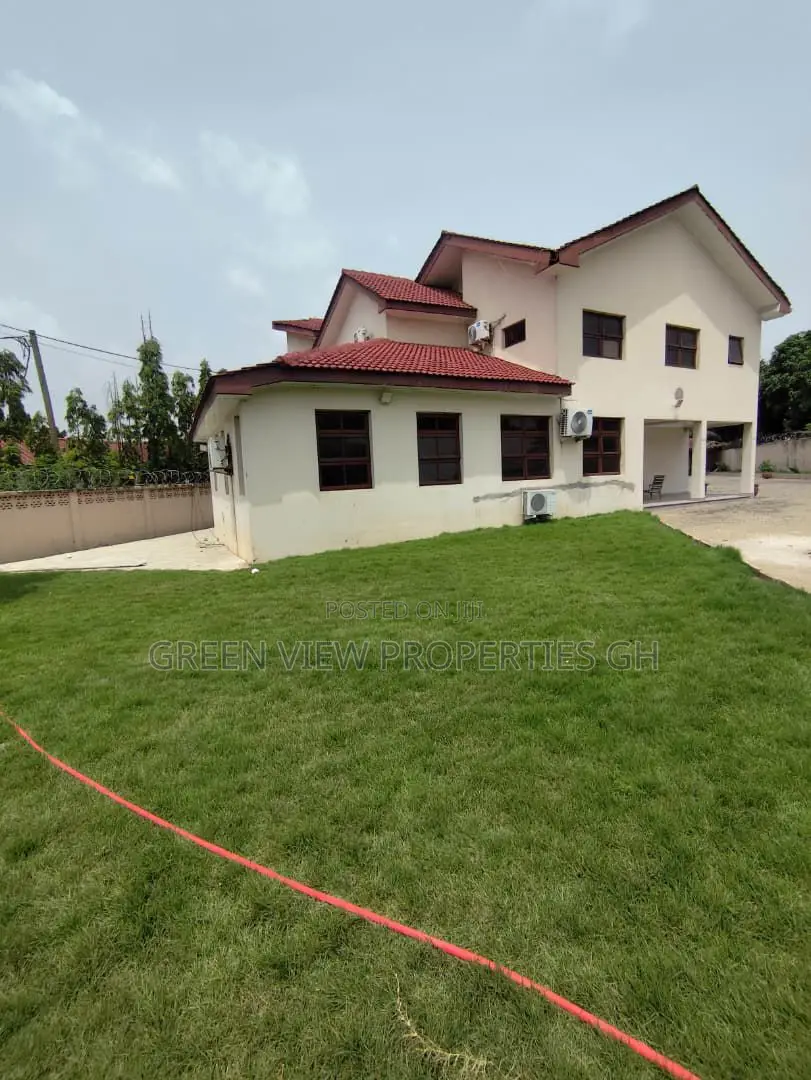 15 Bedroom House Commercial Property for Rent