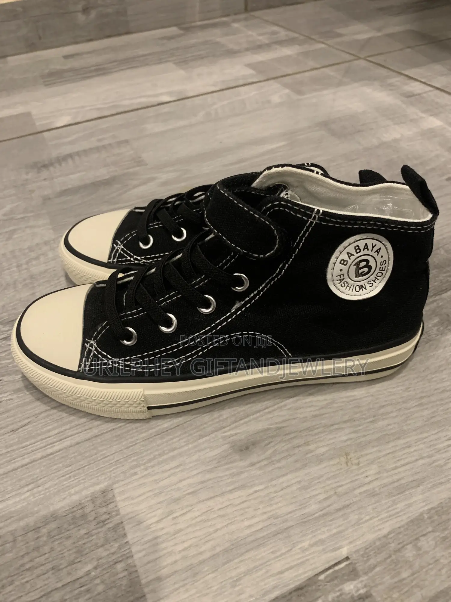 Classic Toddler Black White High-Tops Canvas Kid Sneakers With Easy