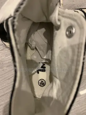 Classic Toddler Black White High-Tops Canvas Kid Sneakers With Easy