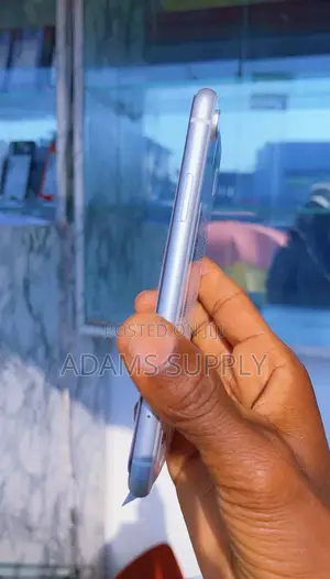 Apple iPhone XR 128 GB White
