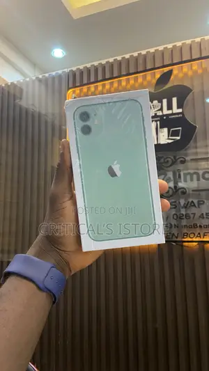 New Apple iPhone 11 64 GB Green