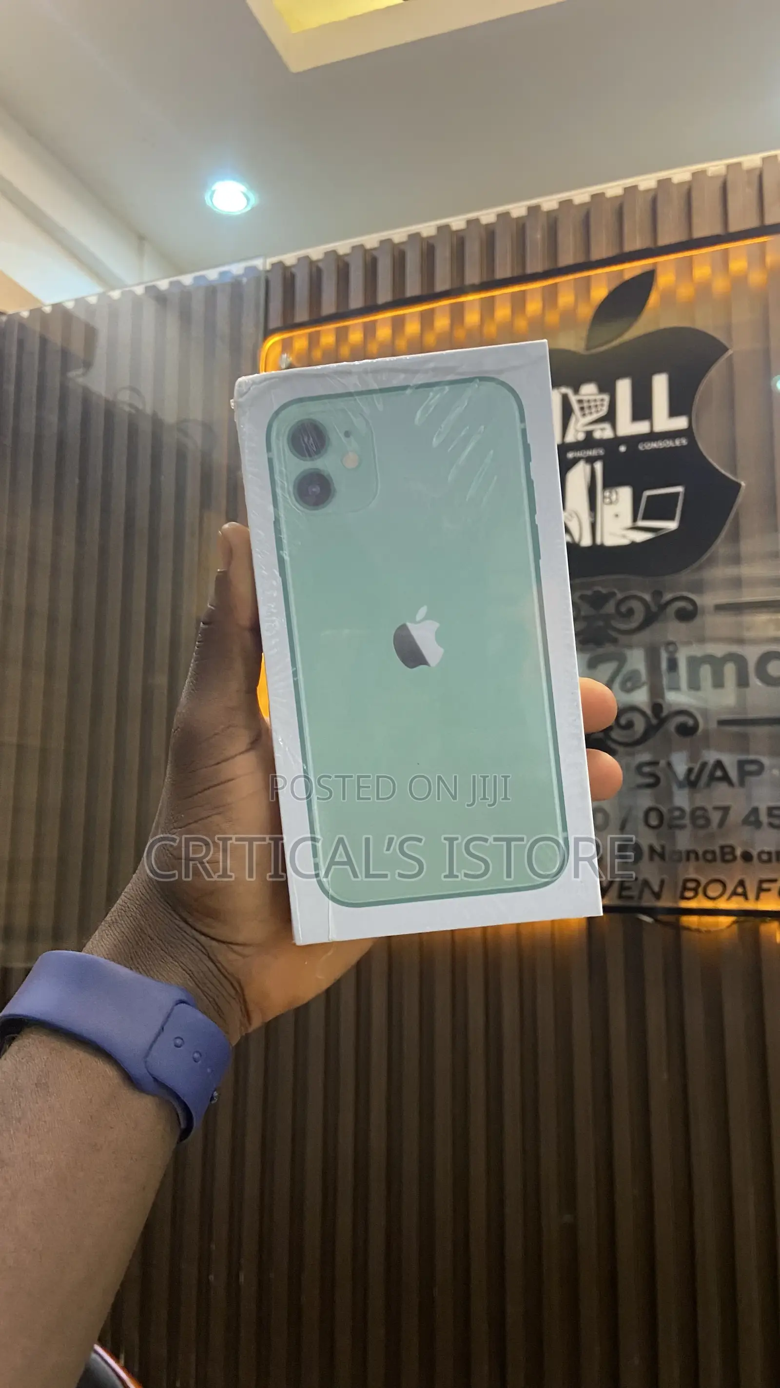 New Apple iPhone 11 64 GB Green
