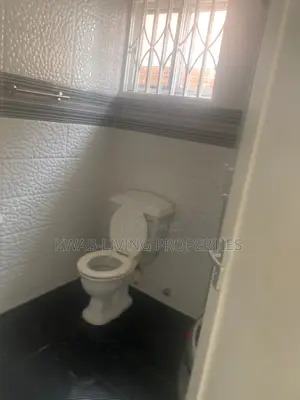 4bdrm House in Lake Side Estate for rent