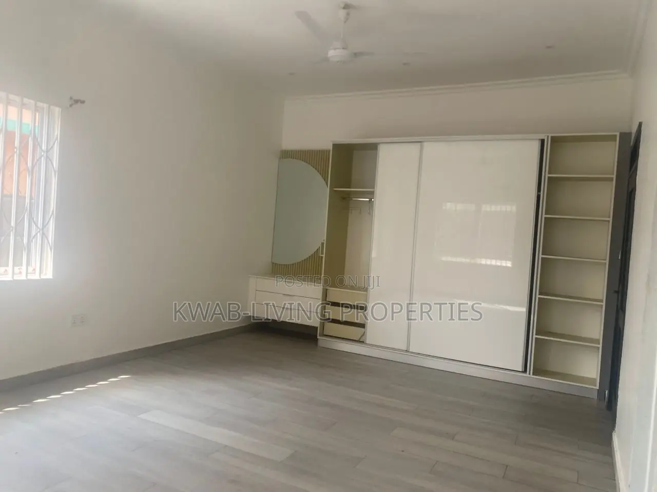 4bdrm House in Lake Side Estate for rent