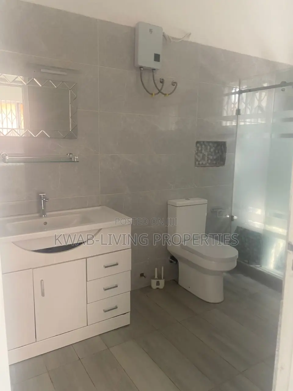 4bdrm House in Lake Side Estate for rent