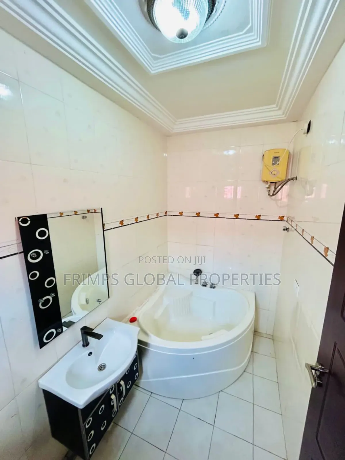 7bdrm House in East Legon for sale