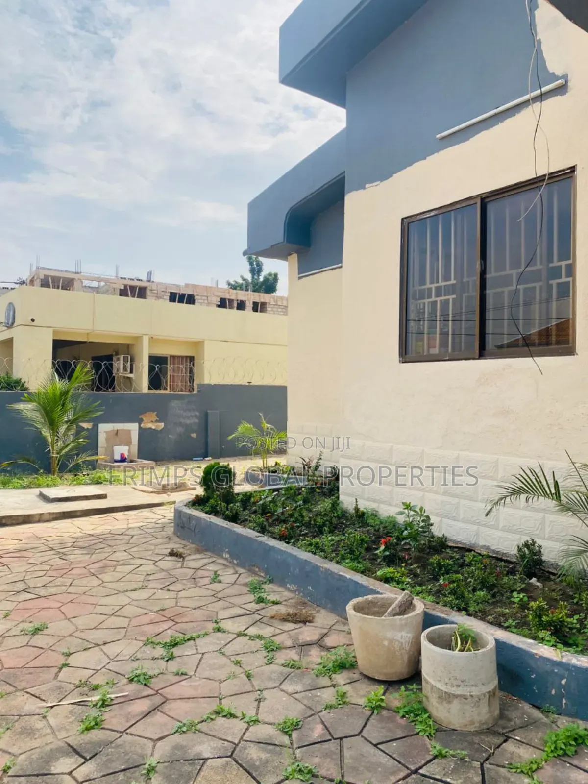 7bdrm House in East Legon for sale