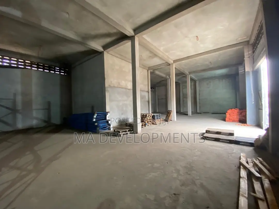 700 Square Meter Warehouse for Rent at Spintex