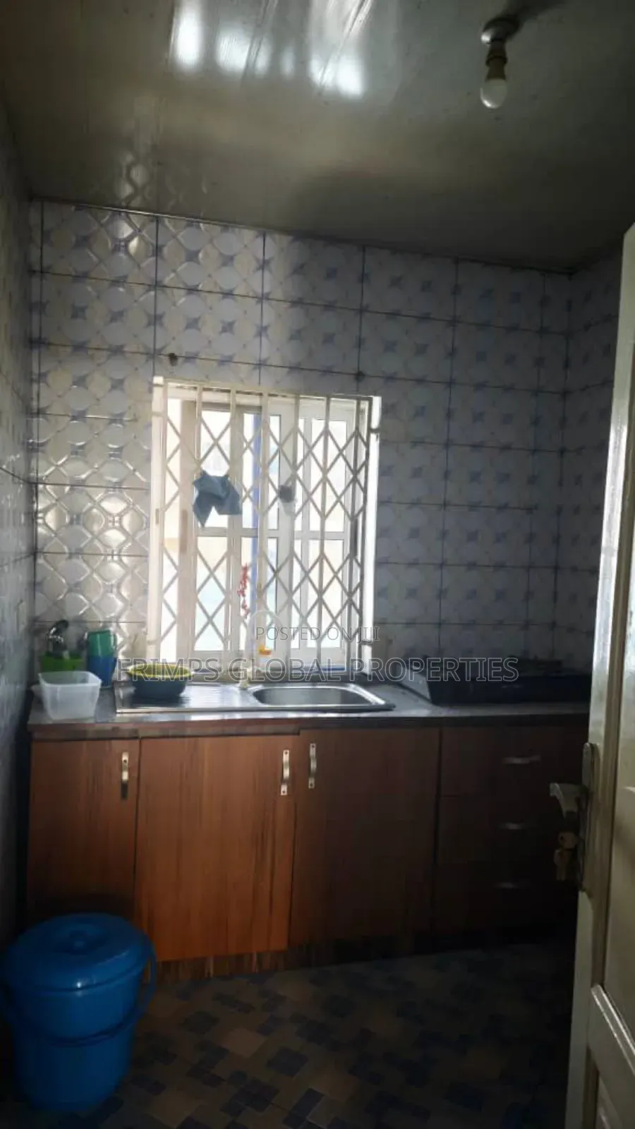 9bdrm Apartment in Ashomang Estate for sale