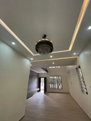 3bdrm House in Madina for sale