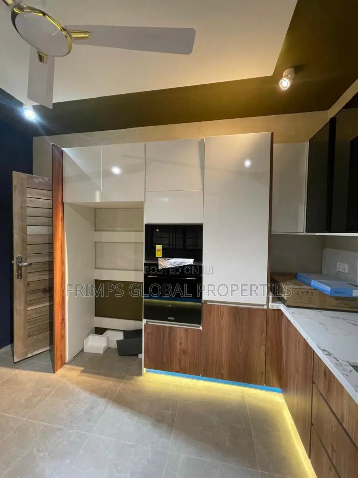 3bdrm House in Madina for sale