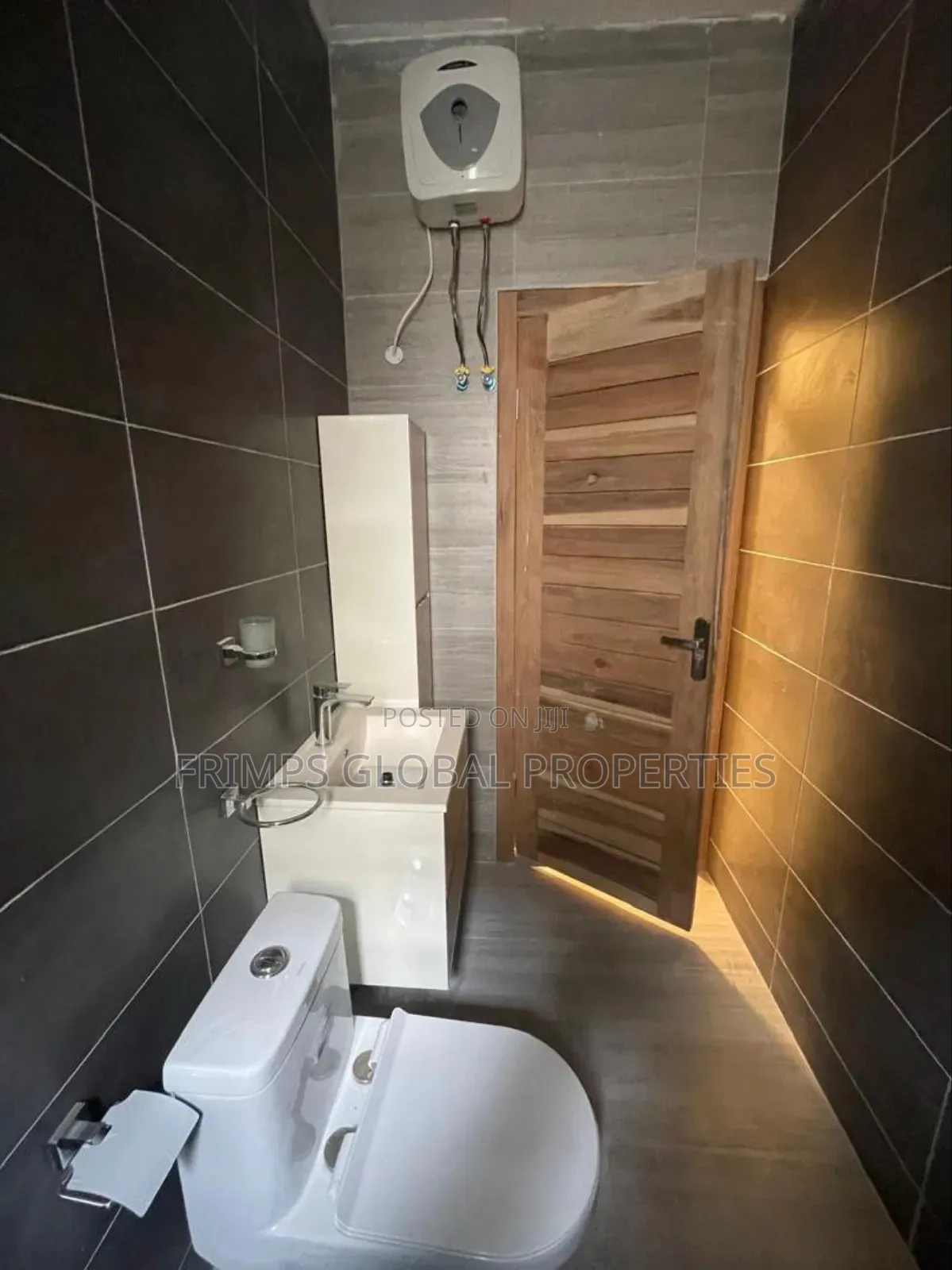 3bdrm House in Madina for sale