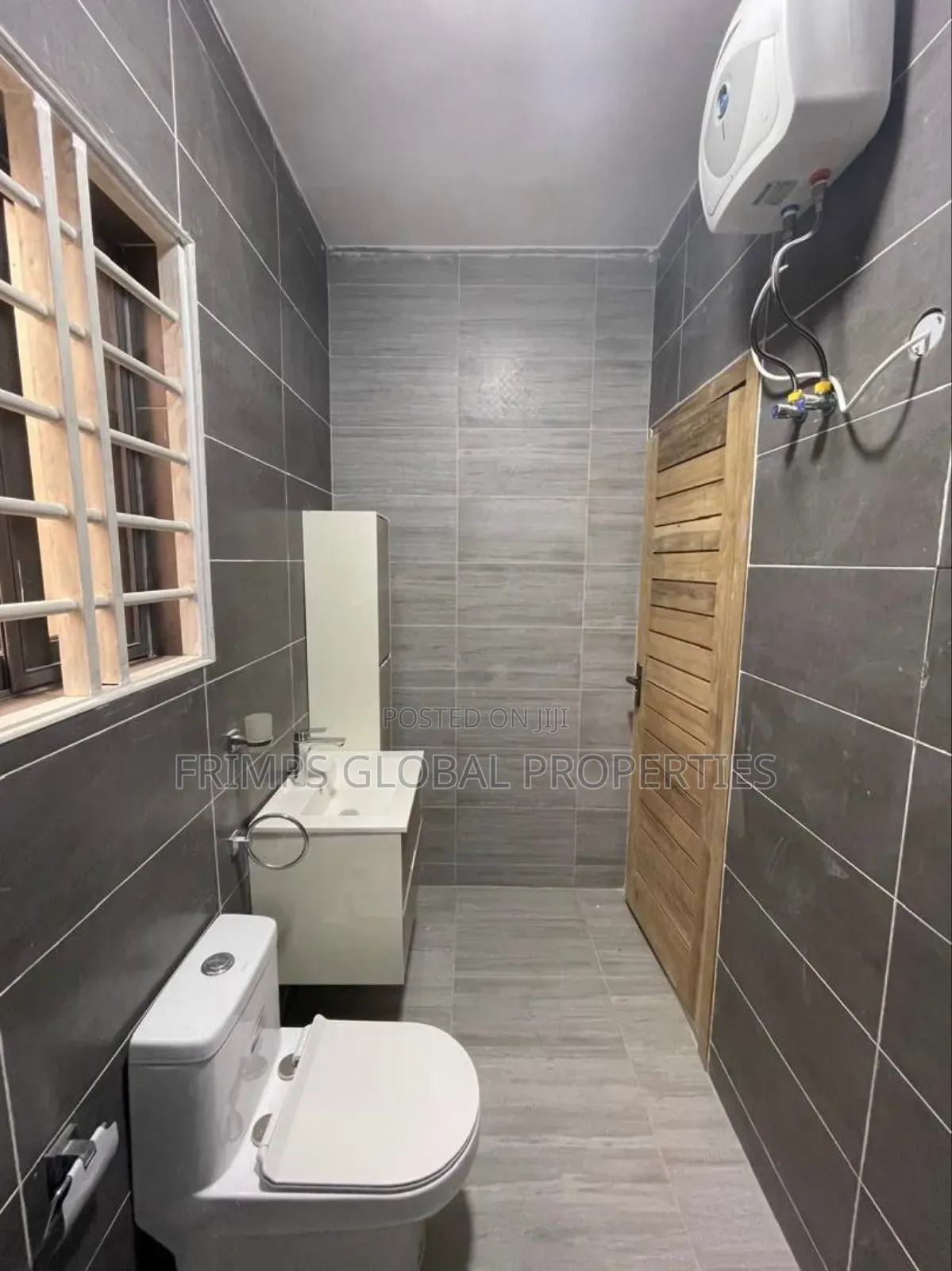 3bdrm House in Madina for sale