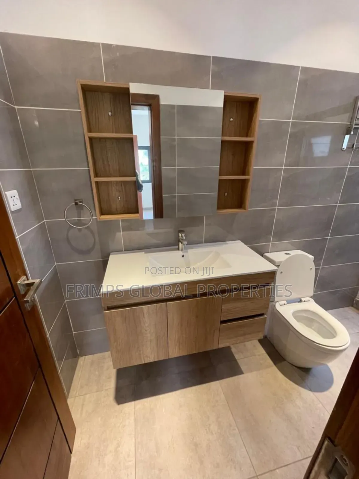 4bdrm House in Adenta for sale