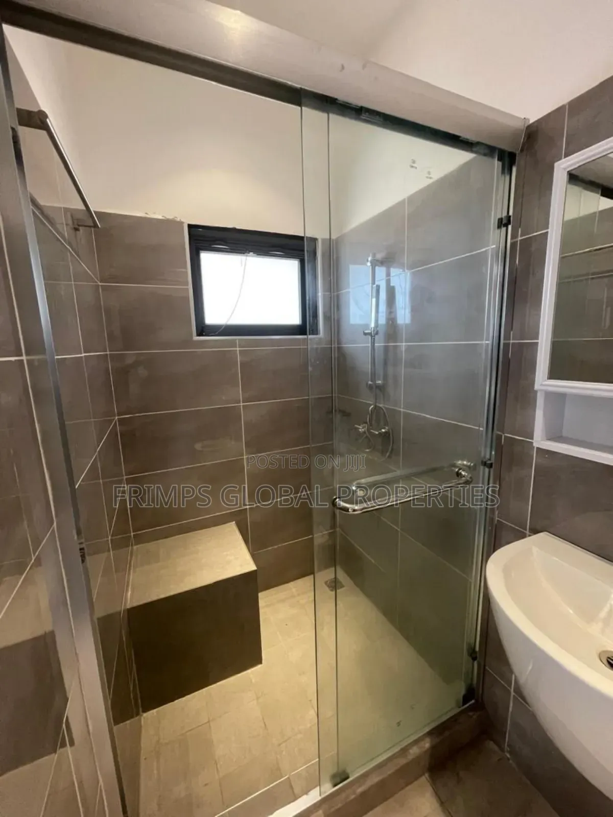 4bdrm House in Adenta for sale