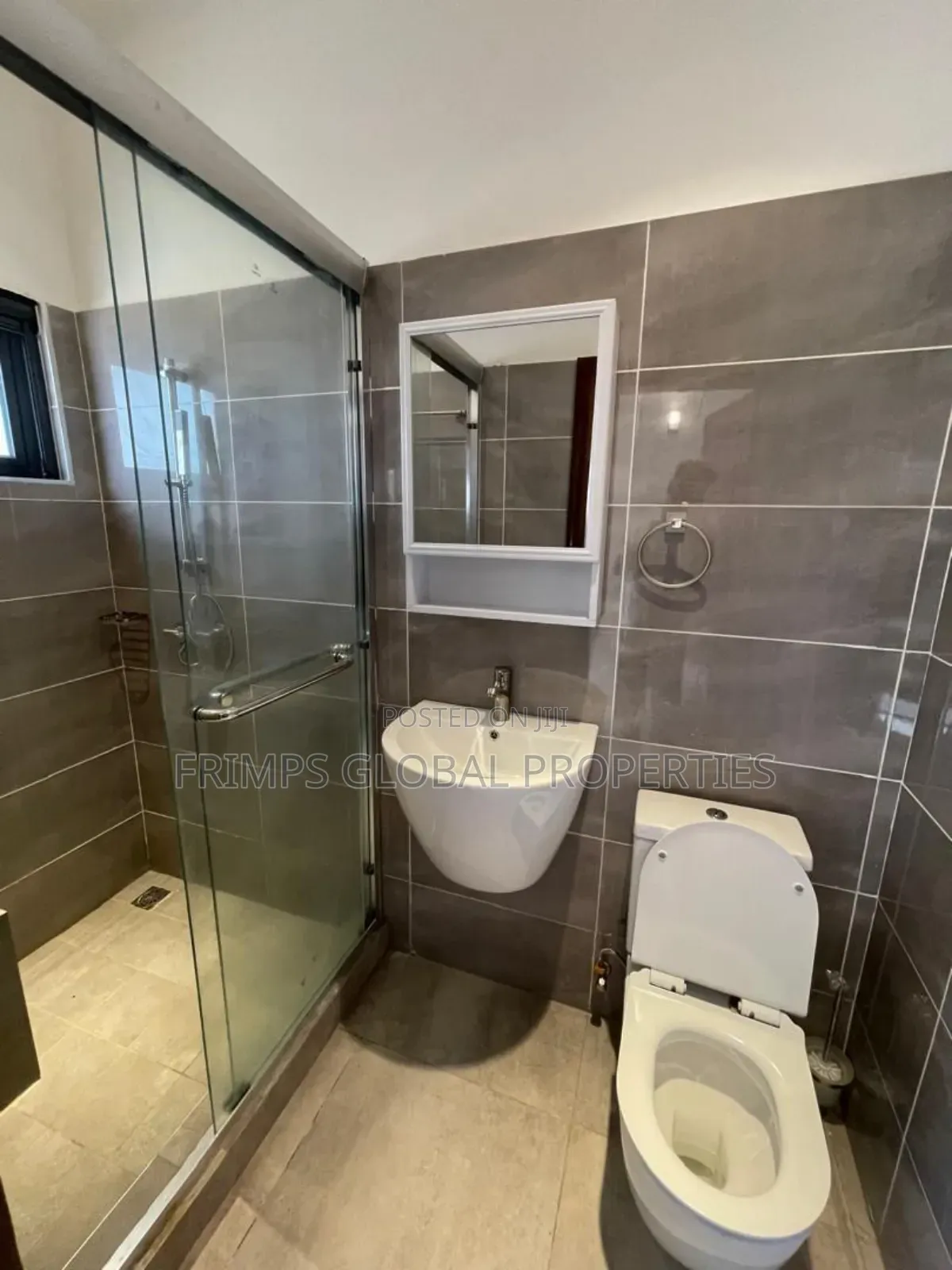 4bdrm House in Adenta for sale