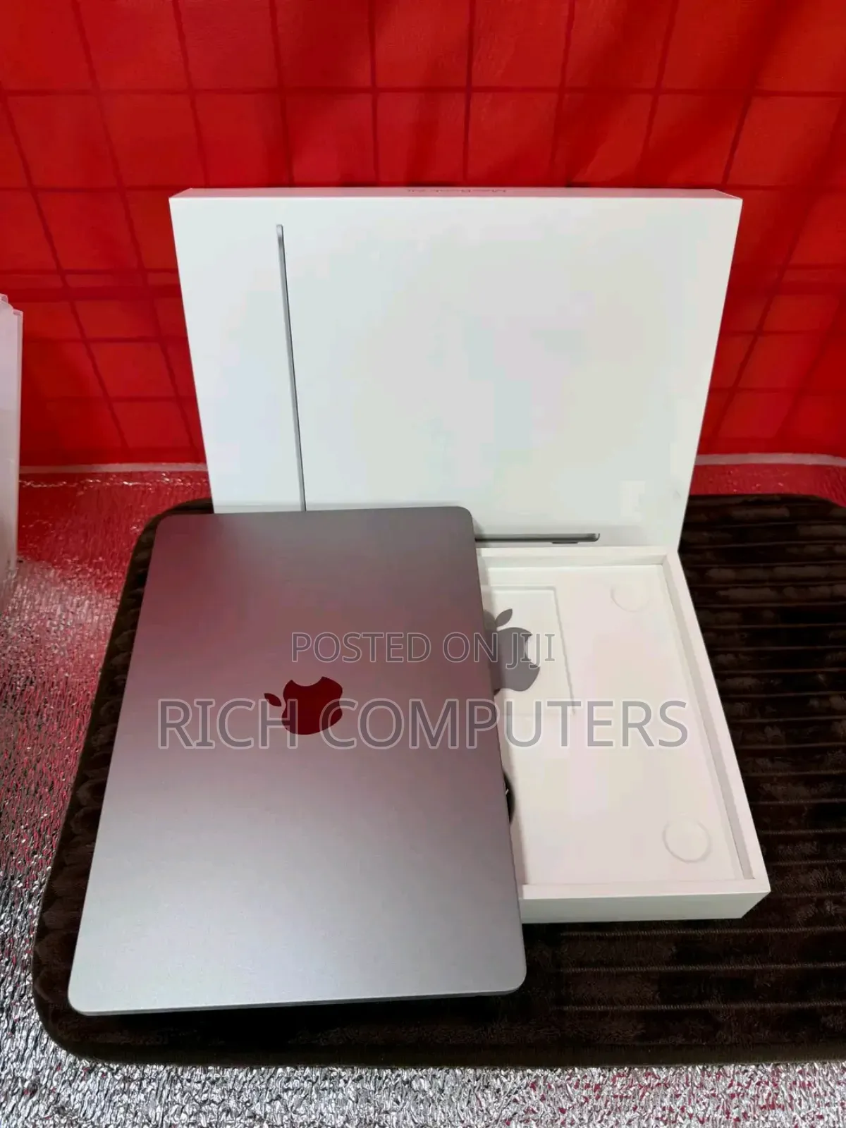 New Laptop Apple MacBook Air 2022 M2 8GB Apple M2 SSD 256GB