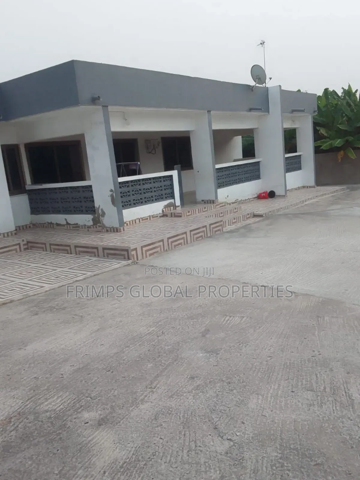 4bdrm House in Awoshie for sale