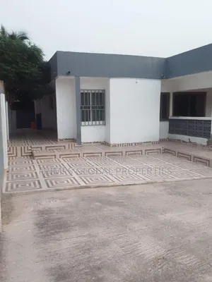 4bdrm House in Awoshie for sale