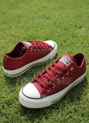 Converse (Burgundy)