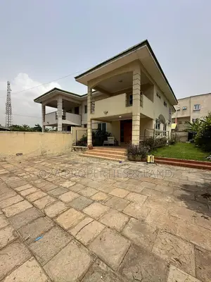 3bdrm House in Kanda, Accra Metropolitan for sale