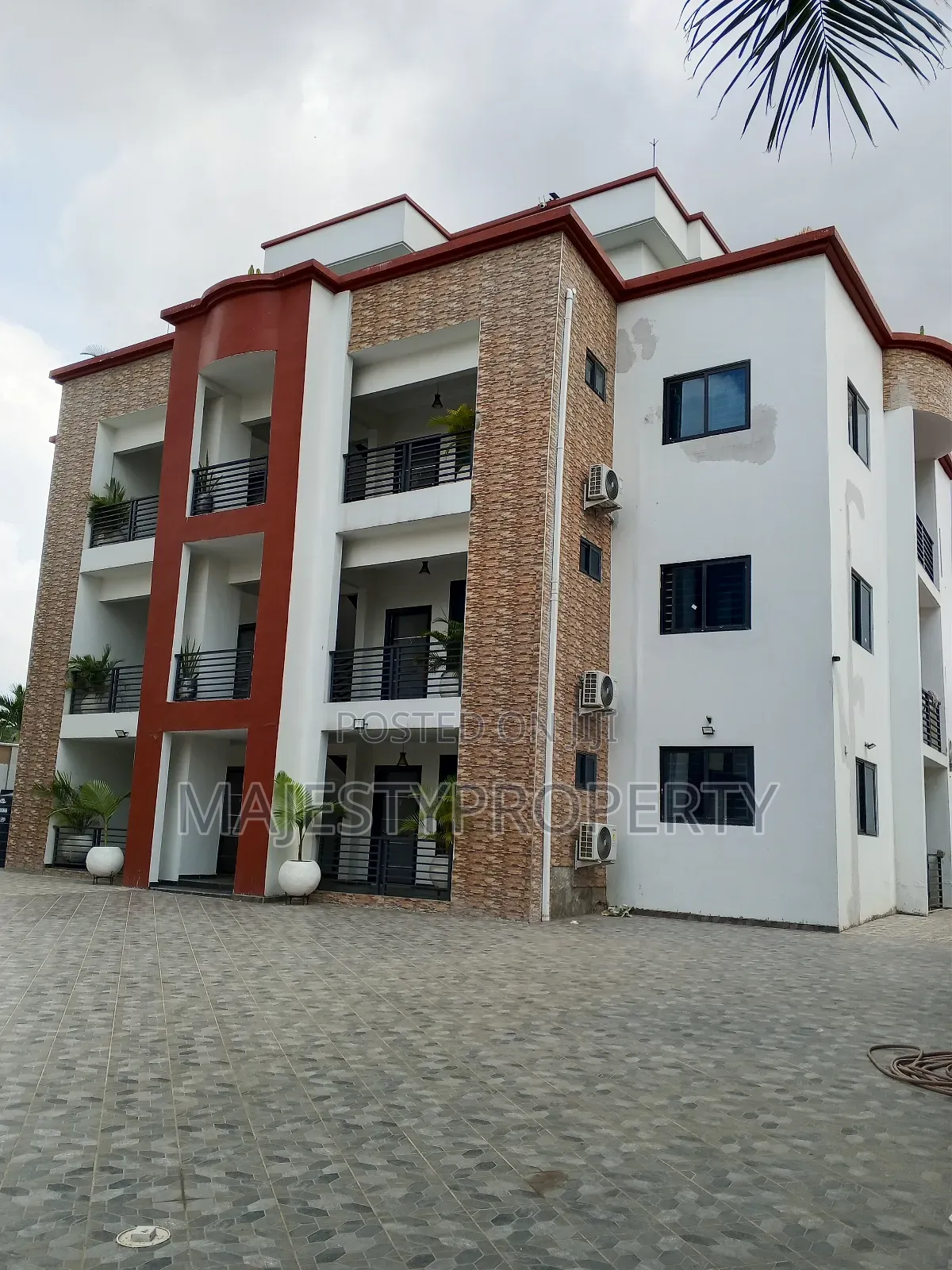 Fully Furnished 2bedrooms Apartment for Rent at Spintex