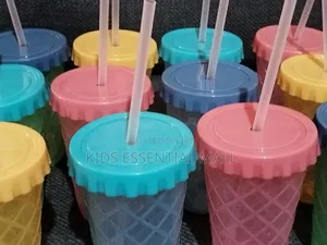 Party Cups With Cover and Straw Birthday Partypacks