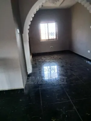 4bdrm Duplex in Agape Up Twon for rent