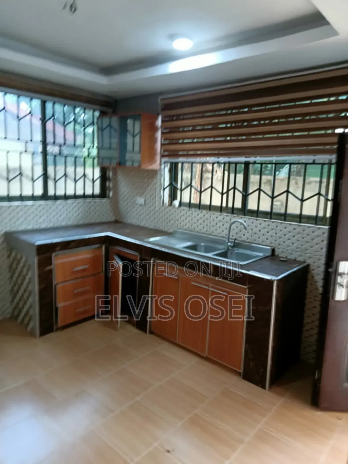 4bdrm Duplex in Agape Up Twon for rent