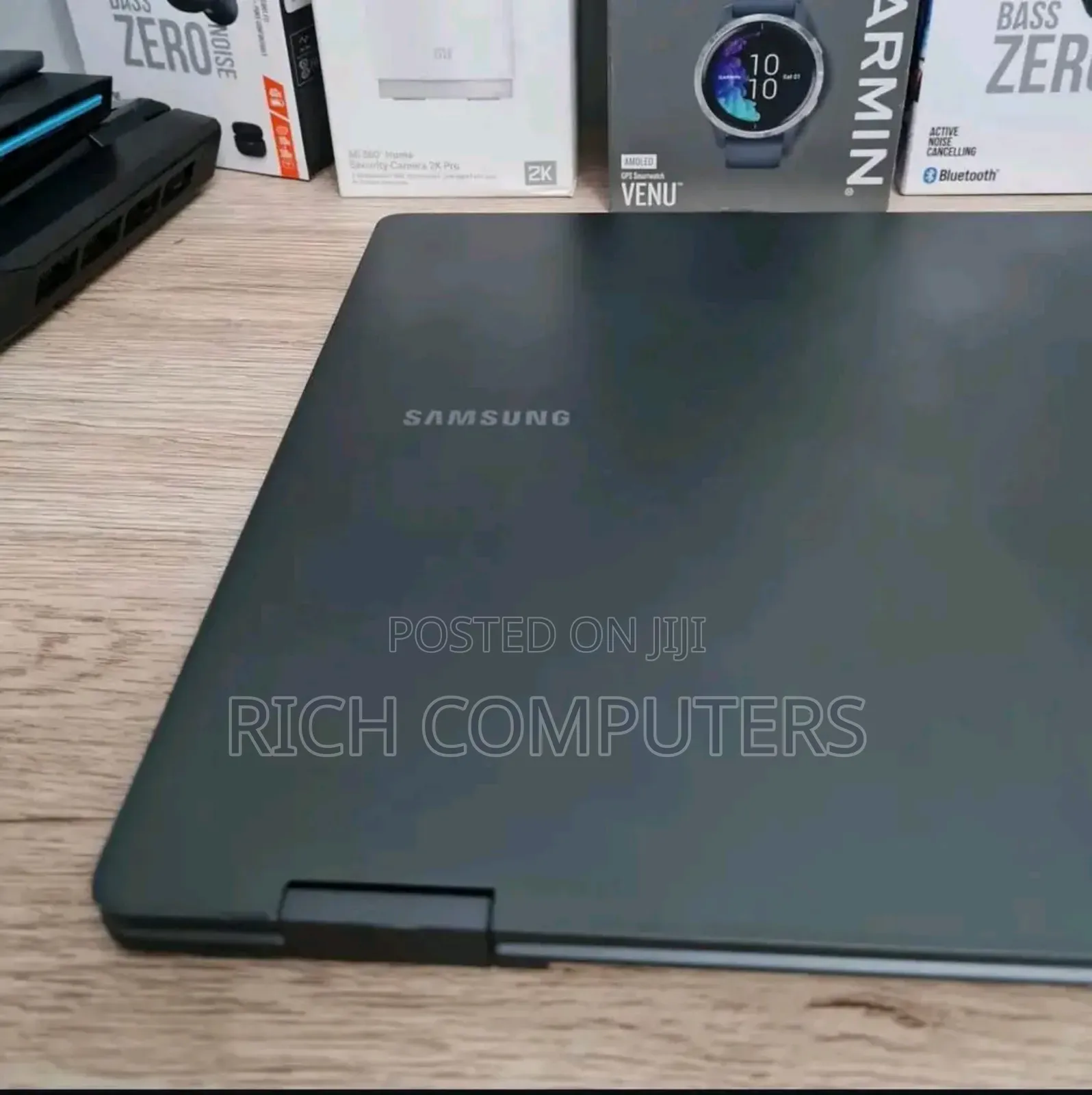 New Laptop Samsung Galaxy Book5 Pro 16GB Intel Core i5 SSD 512GB